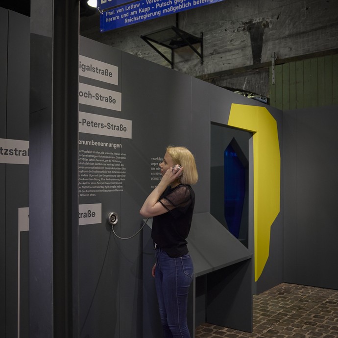 Auditive Mitmachstation in der Ausstellung (vergrößerte Bildansicht wird geöffnet)