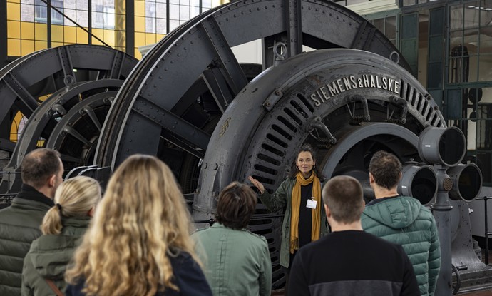 Gruppenführung in der Maschinenhalle