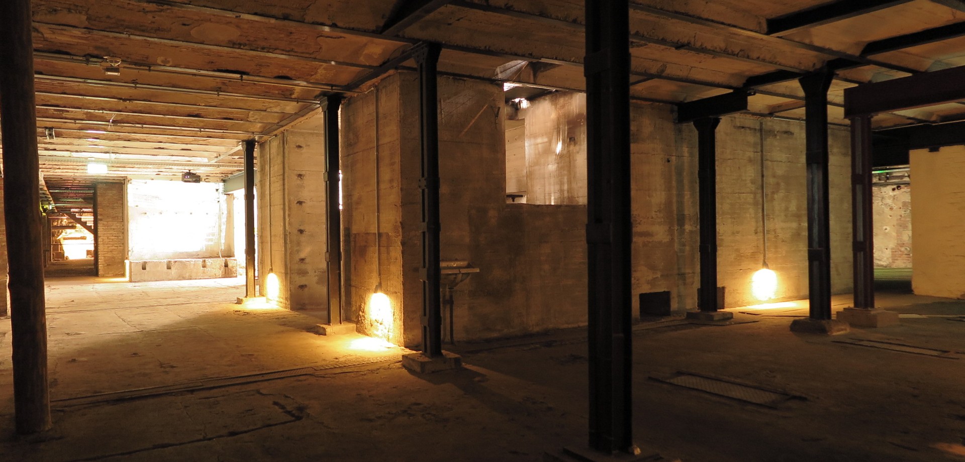 Blick in den Keller der Maschienhalle